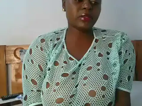 Snapshot of t-QueenSlyy chatting on December 2024 07:16:02 PM t-QueenSlyy online show from December 2024 07:16:02 PM