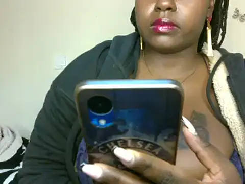 Snapshot of t-QueenSlyy chatting on January 2025 11:46:01 AM t-QueenSlyy online show from January 2025 11:46:01 AM