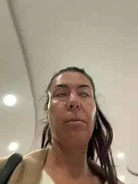 Snapshot of eveangelll chatting on October 2025 06:11:01 AM eveangelll online show from October 2025 06:11:01 AM