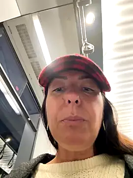 Snapshot of eveangelll chatting on October 2025 04:01:02 AM eveangelll online show from October 2025 04:01:02 AM