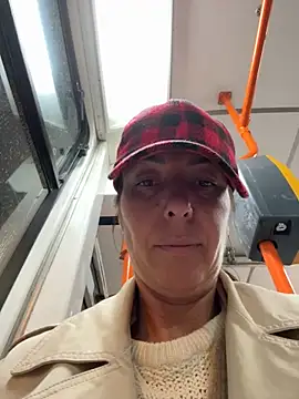 Snapshot of eveangelll chatting on October 2025 04:01:01 AM eveangelll online show from October 2025 04:01:01 AM