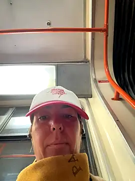 Snapshot of eveangelll chatting on October 2025 03:50:02 AM eveangelll online show from October 2025 03:50:02 AM