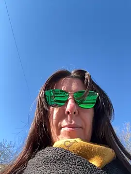 Snapshot of eveangelll chatting on November 2025 07:44:02 AM eveangelll online show from November 2025 07:44:02 AM