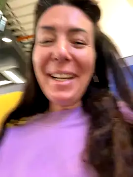 Snapshot of eveangelll chatting on November 2025 10:37:02 AM eveangelll online show from November 2025 10:37:02 AM