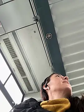 Snapshot of eveangelll chatting on November 2025 08:04:02 AM eveangelll online show from November 2025 08:04:02 AM