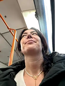 Snapshot of eveangelll chatting on November 2025 05:17:01 AM eveangelll online show from November 2025 05:17:01 AM