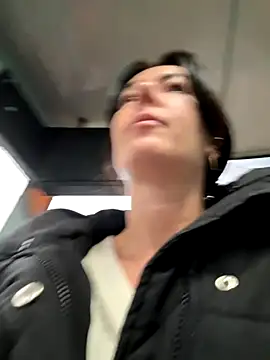 Snapshot of eveangelll chatting on November 2025 05:34:01 AM eveangelll online show from November 2025 05:34:01 AM