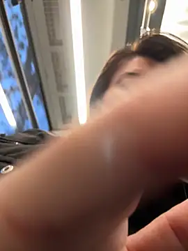 Snapshot of eveangelll chatting on November 2025 05:18:01 AM eveangelll online show from November 2025 05:18:01 AM