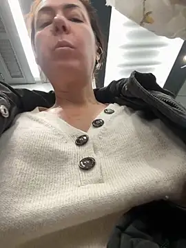 Snapshot of eveangelll chatting on November 2025 04:59:02 AM eveangelll online show from November 2025 04:59:02 AM