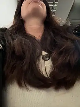 Snapshot of eveangelll chatting on December 2025 09:51:02 AM eveangelll online show from December 2025 09:51:02 AM