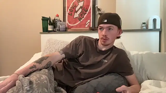 Snapshot of younghungginger chatting on December 2024 06:52:02 PM younghungginger online show from December 2024 06:52:02 PM