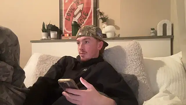 Snapshot of younghungginger chatting on December 2024 11:14:01 PM younghungginger online show from December 2024 11:14:01 PM