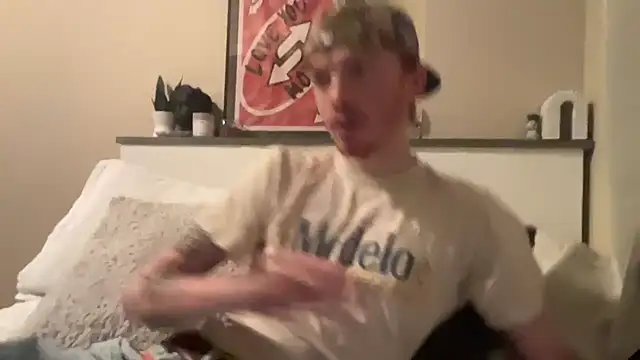 Snapshot of younghungginger chatting on February 2025 12:43:02 AM younghungginger online show from February 2025 12:43:02 AM