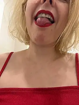 Yourdirtybitch online show from February 2025 08:05:02 PM