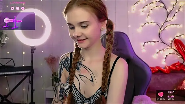 Britney Lynch online show from February 2025 09:02:01 PM