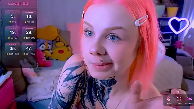 Britney Lynch online show from October 2025 08:16:02 PM