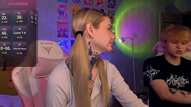 Snapshot of Britney_Lynch chatting on February 2026 08:05:01 PM Britney Lynch online show from February 2026 08:05:01 PM