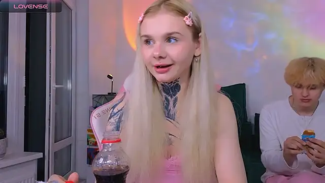 Snapshot of Britney_Lynch chatting on March 2026 07:09:01 PM Britney Lynch online show from March 2026 07:09:01 PM