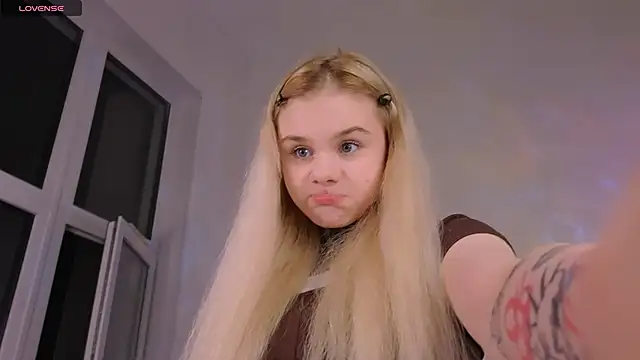 Snapshot of Britney_Lynch chatting on March 2026 07:06:02 PM Britney Lynch online show from March 2026 07:06:02 PM