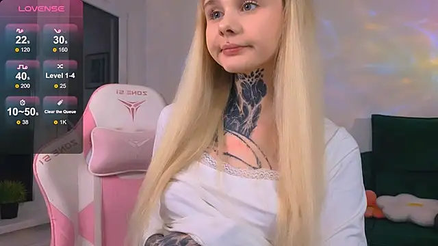 Snapshot of Britney_Lynch chatting on March 2026 07:07:02 PM Britney Lynch online show from March 2026 07:07:02 PM