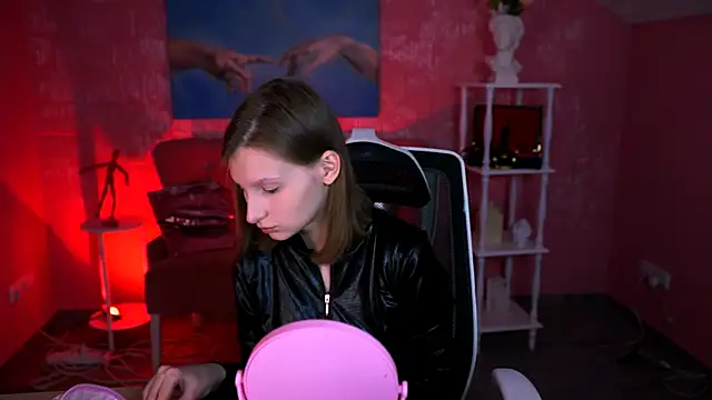 EllaHorton online show from April 2026 04:56:02 PM