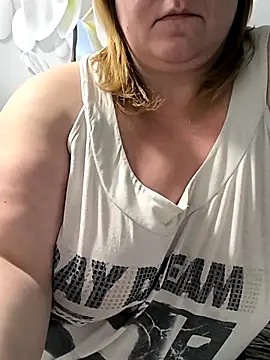 jusichka online show from February 2025 09:32:02 PM