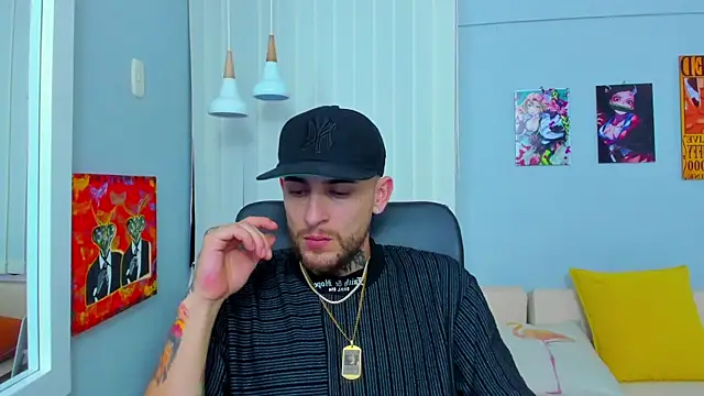 Snapshot of Drako_Lamar chatting on January 2025 04:12:01 PM Drako Lamar online show from January 2025 04:12:01 PM