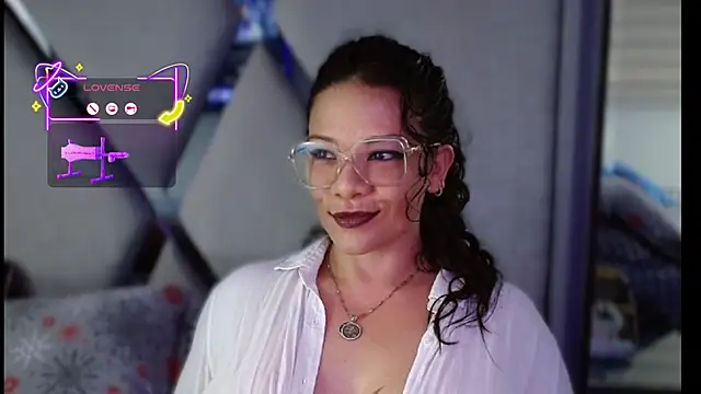 Snapshot of paula_daniela1 chatting on November 2025 09:39:02 PM paula daniela1 online show from November 2025 09:39:02 PM