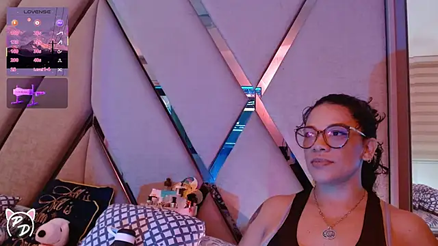 Snapshot of paula_daniela1 chatting on July 2026 09:50:01 PM paula daniela1 online show from July 2026 09:50:01 PM