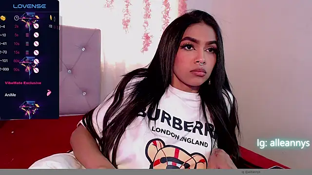 Snapshot of Alleanys_Cristal chatting on March 2025 08:30:01 PM Alleanys Cristal online show from March 2025 08:30:01 PM