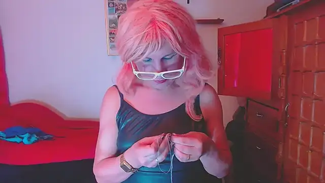 LorenJade online show from November 2025 07:42:02 AM