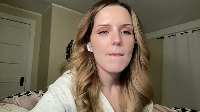 sexylilly69 online show from April 2026 12:37:02 AM