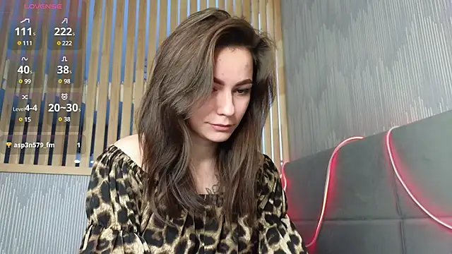 Snapshot of girl_with_snaketatto0 chatting on February 2025 04:12:01 AM girl with snaketatto0 online show from February 2025 04:12:01 AM