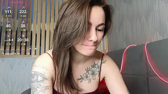 Snapshot of girl_with_snaketatto0 chatting on February 2025 03:26:01 AM girl with snaketatto0 online show from February 2025 03:26:01 AM