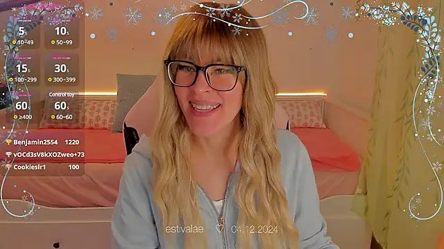 Snapshot of estivalae chatting on December 2024 04:16:01 PM estivalae online show from December 2024 04:16:01 PM