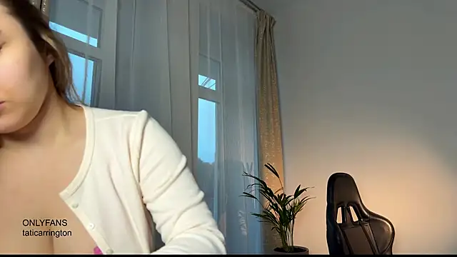 Snapshot of hotexclusive_ chatting on November 2025 04:33:02 AM hotexclusive online show from November 2025 04:33:02 AM