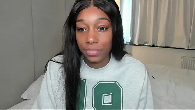 Snapshot of smileybabe chatting on February 2025 09:30:02 AM smileybabe online show from February 2025 09:30:02 AM