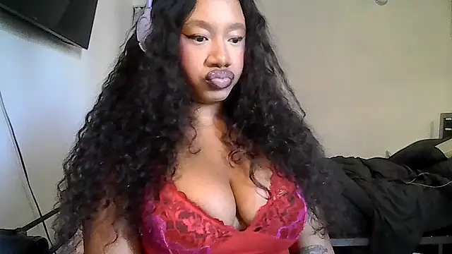 Snapshot of goddessdaisysky chatting on April 2026 05:32:02 PM goddessdaisysky online show from April 2026 05:32:02 PM