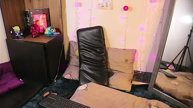 Snapshot of _lucy_white_ chatting on January 2025 03:41:02 AM  lucy white  online show from January 2025 03:41:02 AM