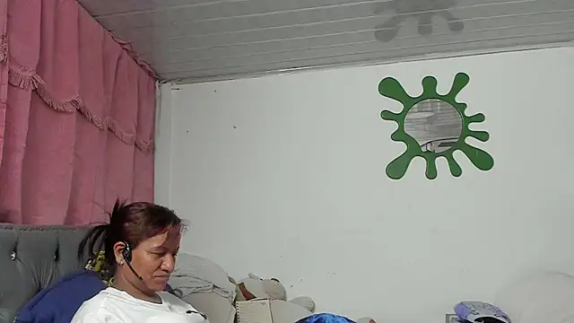 Snapshot of Laflaka22 chatting on November 2025 12:23:01 AM Laflaka22 online show from November 2025 12:23:01 AM