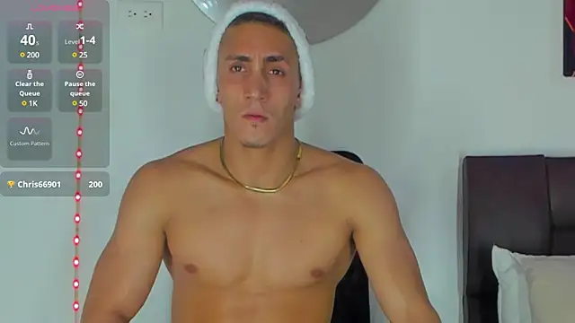 Snapshot of MikeRoss7777 chatting on December 2024 12:01:02 PM MikeRoss7777 online show from December 2024 12:01:02 PM