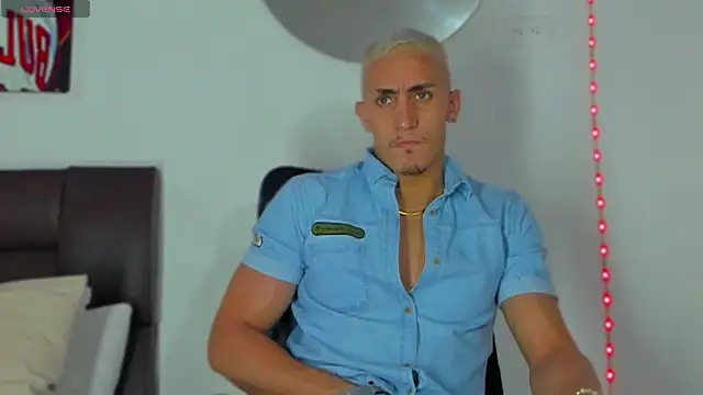 Snapshot of MikeRoss7777 chatting on January 2025 04:13:01 AM MikeRoss7777 online show from January 2025 04:13:01 AM