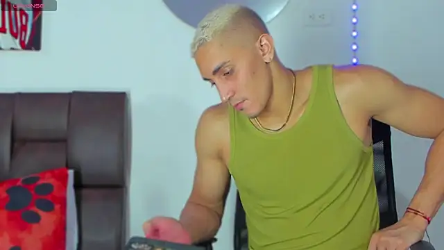 Snapshot of MikeRoss7777 chatting on March 2025 12:05:02 AM MikeRoss7777 online show from March 2025 12:05:02 AM