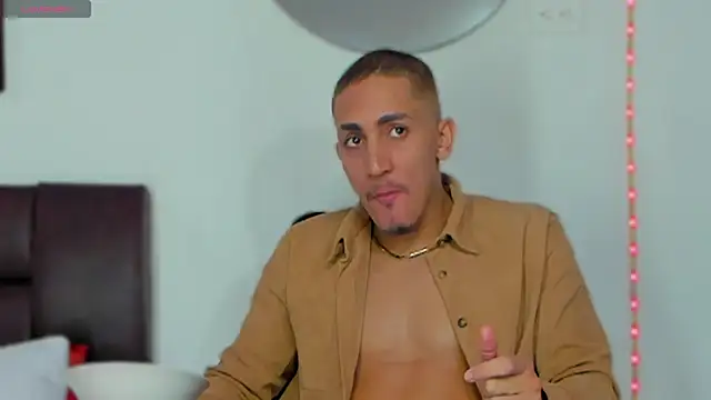 Snapshot of MikeRoss7777 chatting on September 2025 01:35:01 PM MikeRoss7777 online show from September 2025 01:35:01 PM