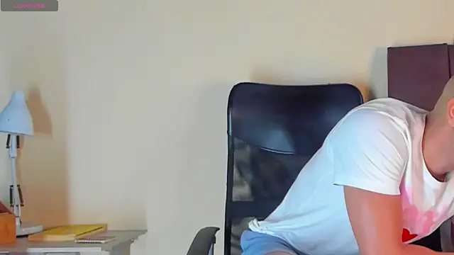 Snapshot of MikeRoss7777 chatting on November 2025 11:09:01 AM MikeRoss7777 online show from November 2025 11:09:01 AM