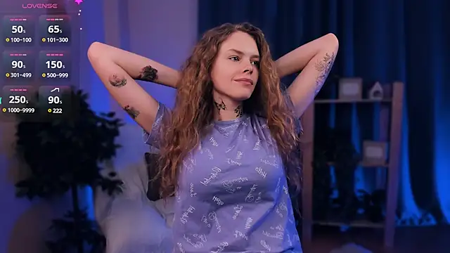 Snapshot of RayaNenlia chatting on January 2025 08:03:02 AM RayaNenlia online show from January 2025 08:03:02 AM