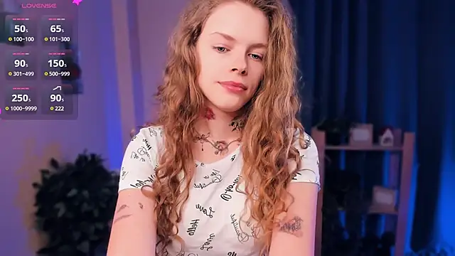 Snapshot of RayaNenlia chatting on January 2025 05:03:02 AM RayaNenlia online show from January 2025 05:03:02 AM