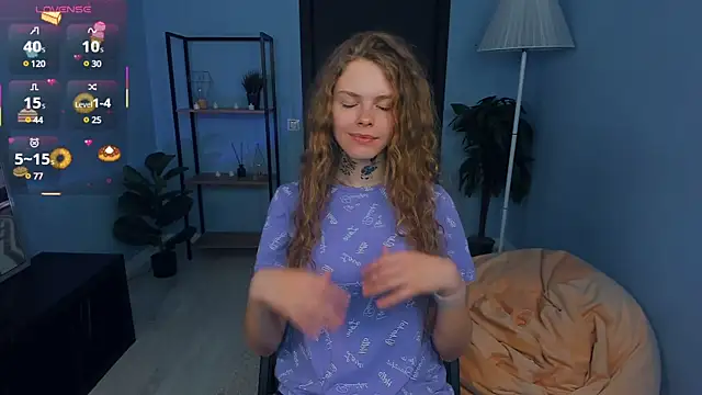 Snapshot of RayaNenlia chatting on March 2025 08:18:01 AM RayaNenlia online show from March 2025 08:18:01 AM