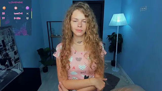 Snapshot of RayaNenlia chatting on September 2025 05:07:02 AM RayaNenlia online show from September 2025 05:07:02 AM