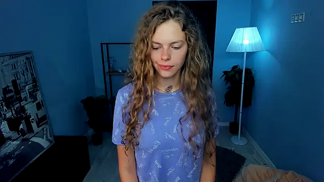 Snapshot of RayaNenlia chatting on September 2025 05:06:02 AM RayaNenlia online show from September 2025 05:06:02 AM